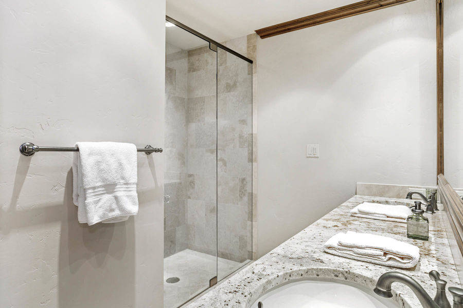 1592 Golf Terrace 57-029