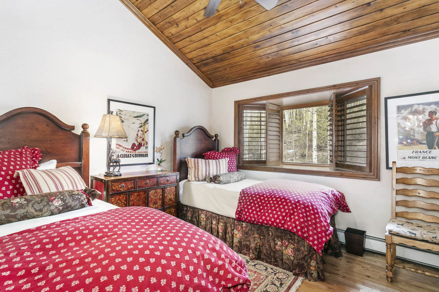 1592 Golf Terrace 57-032