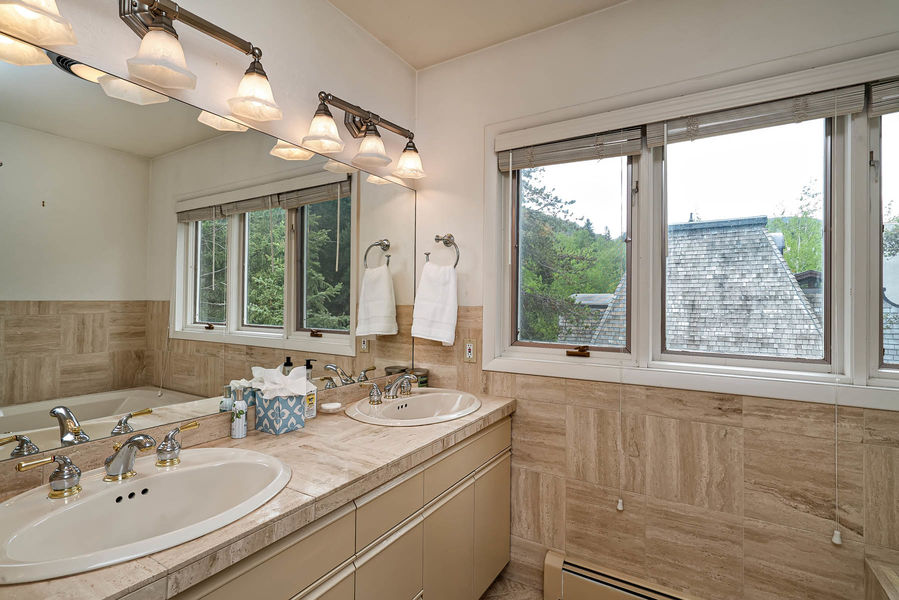 4196-Columbine-Road-0031