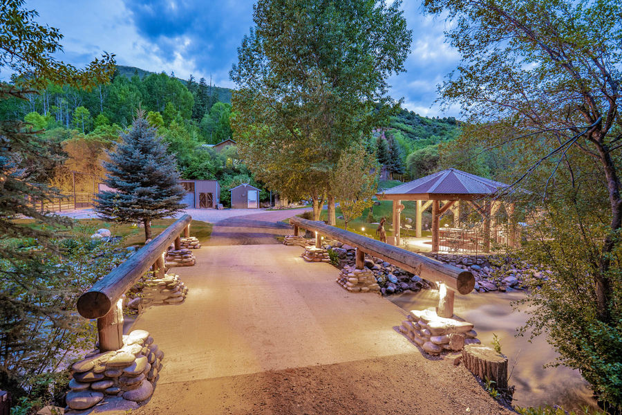 9273-Brush-Creek-Website-and-MLS-I-mes-0002