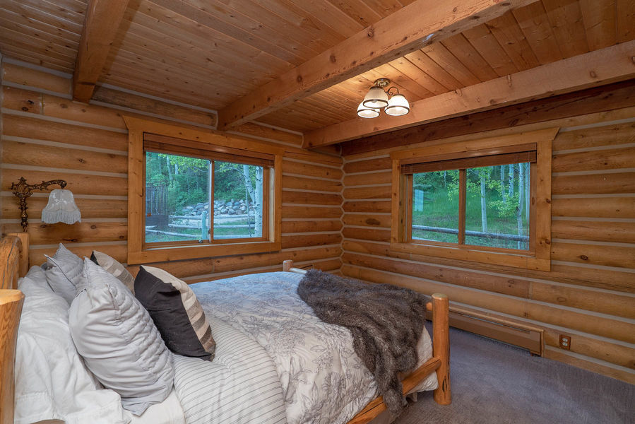9273-Brush-Creek-Website-and-MLS-I-mes-0058