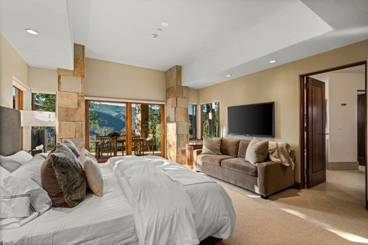 34 1005 Cordillera Way