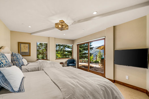 47 1005 Cordillera Way