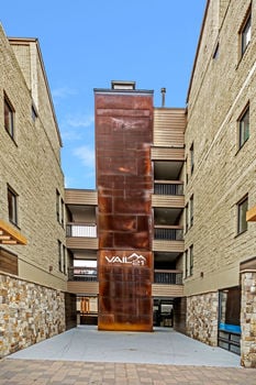 521 E Lionshead Circle 602 07