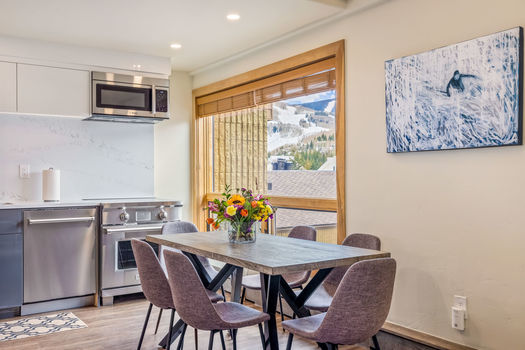 521 E Lionshead Circle 602 12