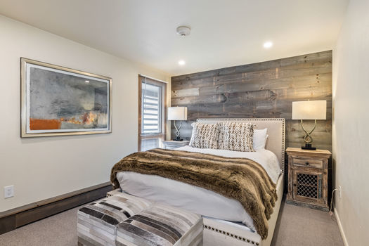 521 E Lionshead Circle 602 26