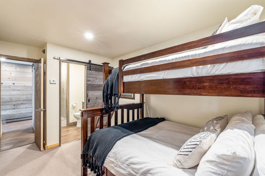 521 E Lionshead Circle 602 30