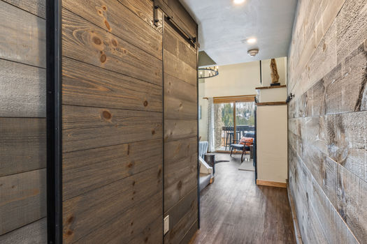 521 E Lionshead Circle 602 32