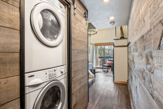 521 E Lionshead Circle 602 33