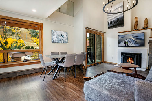 521 E Lionshead Circle 602 46