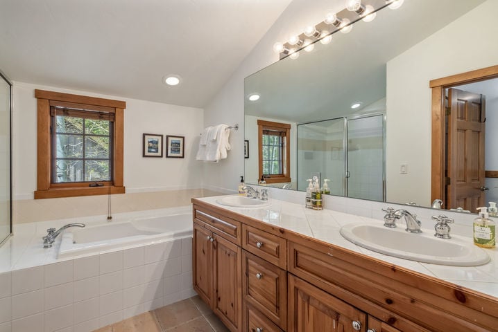 25 Cottage Cirlcle_0017