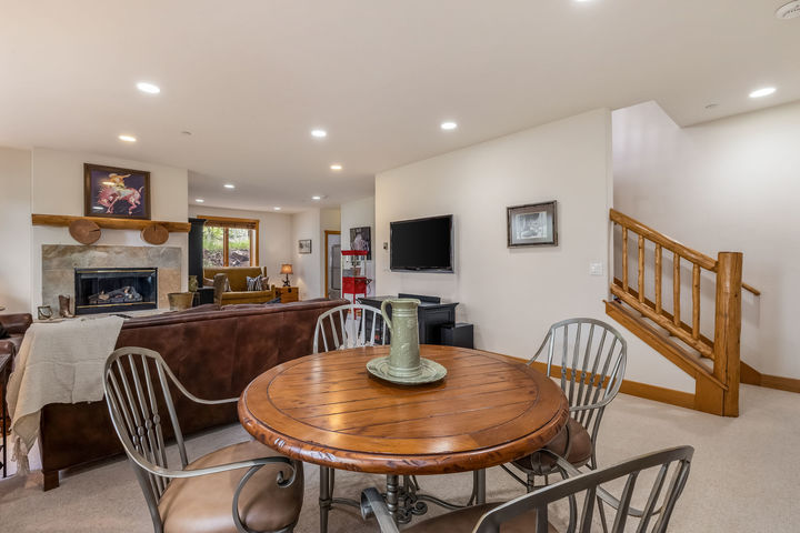 25 Cottage Cirlcle_0023