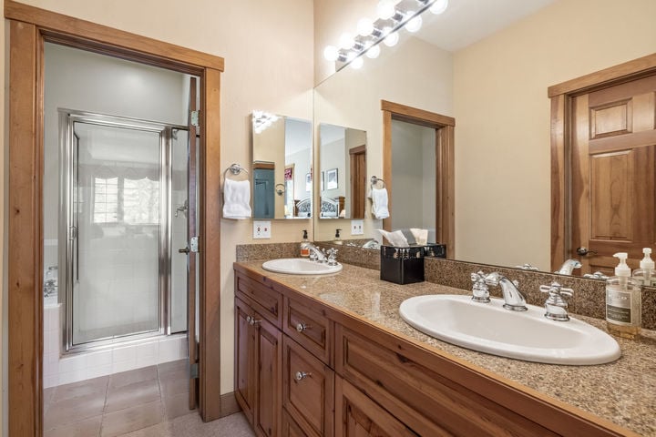 25 Cottage Cirlcle_0028