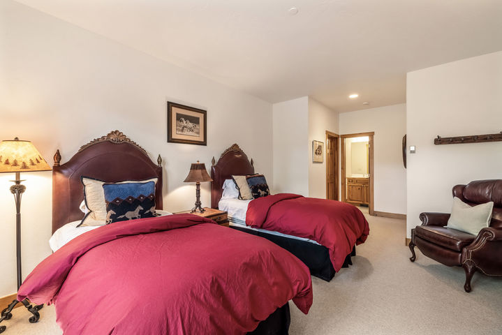 25 Cottage Cirlcle_0035