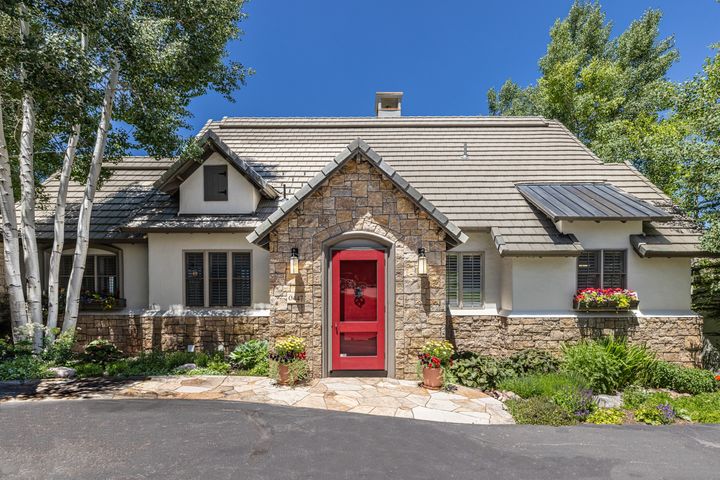 477 Kensington Drive 10