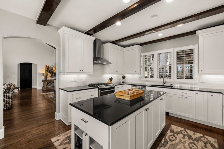 477 Kensington Drive 18