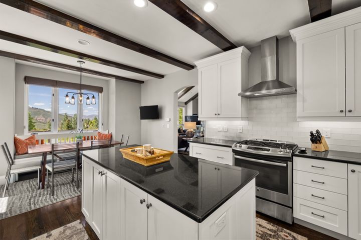 477 Kensington Drive 19