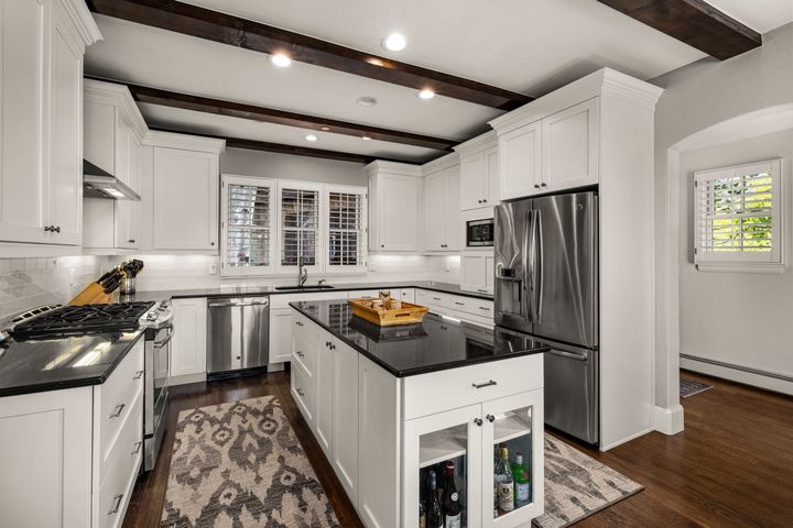 477 Kensington Drive 23