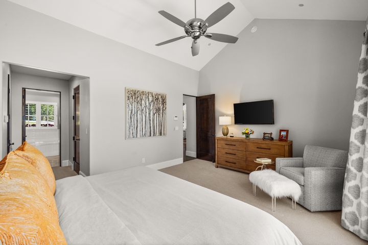 477 Kensington Drive 27