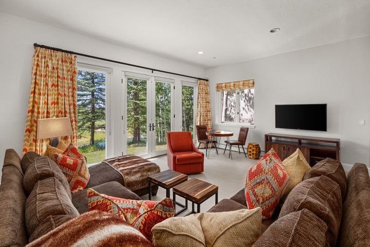 477 Kensington Drive 35