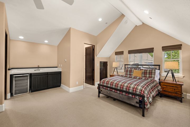 477 Kensington Drive 47