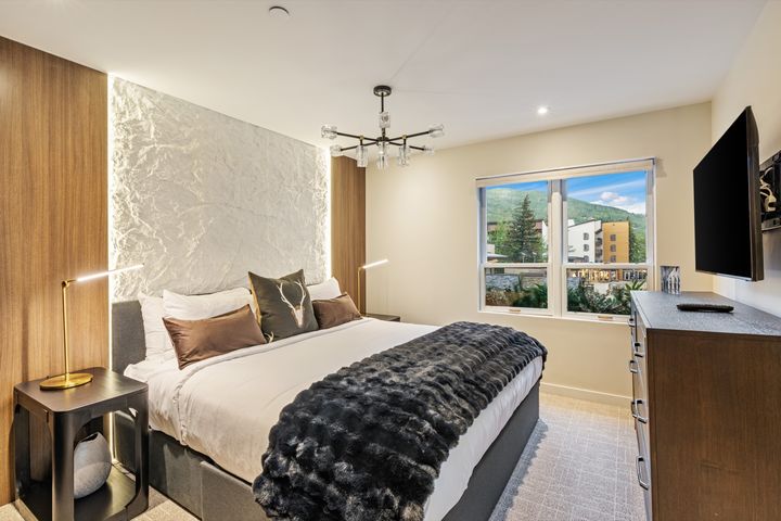 684 W Lionshead Circle 302_Summer Winter _25