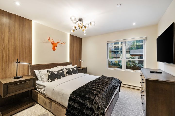 684 W Lionshead Circle 302_Summer Winter _29