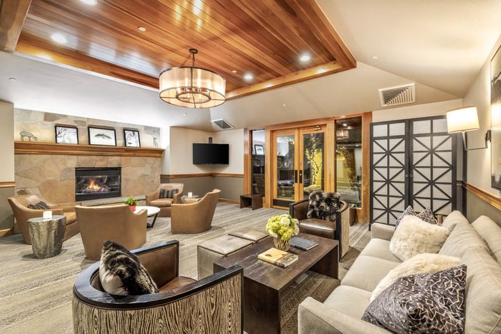 684 W Lionshead Circle 302_Summer Winter _40