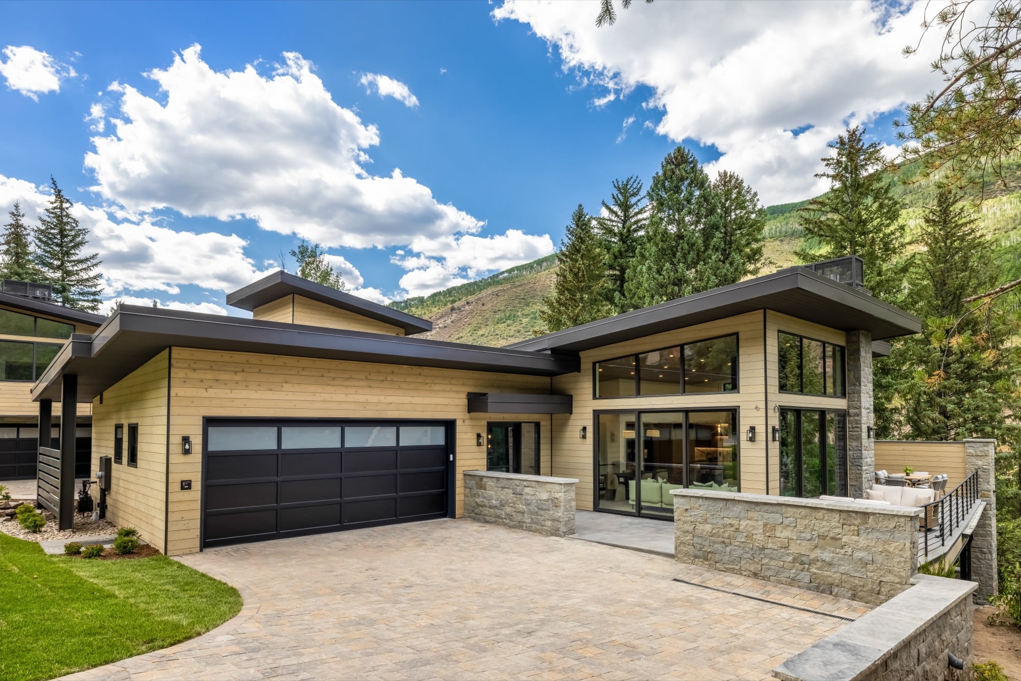 1489 Vail Valley Drive_Sept25_03