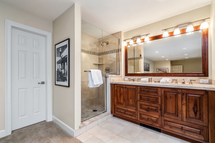 945 Red Sanstone Road A5 025