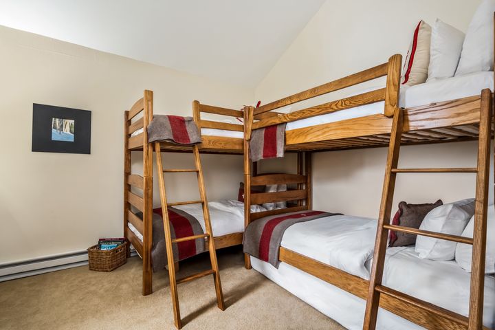 945 Red Sanstone Road A5 029