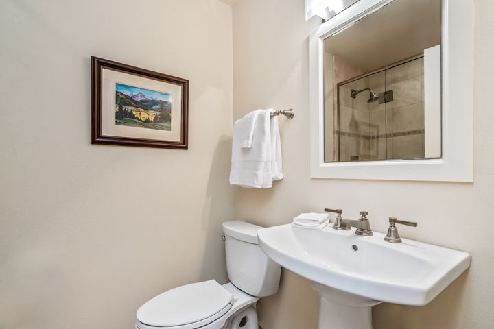 945 Red Sanstone Road A5 031