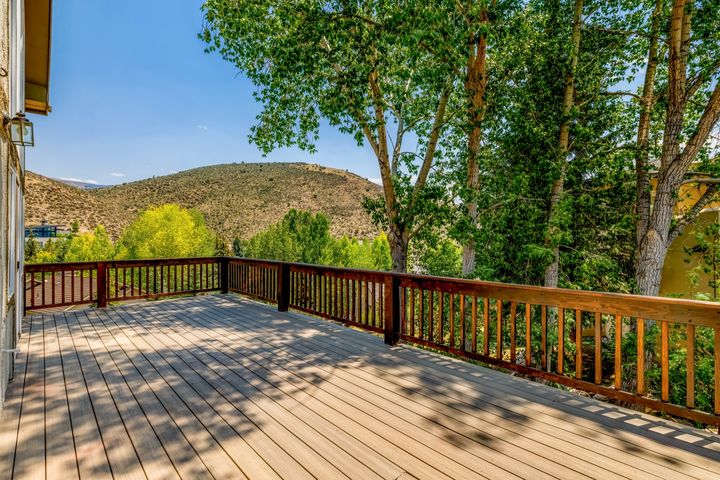 1671 Winslow Road 11
