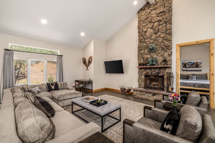 1671 Winslow Road 18