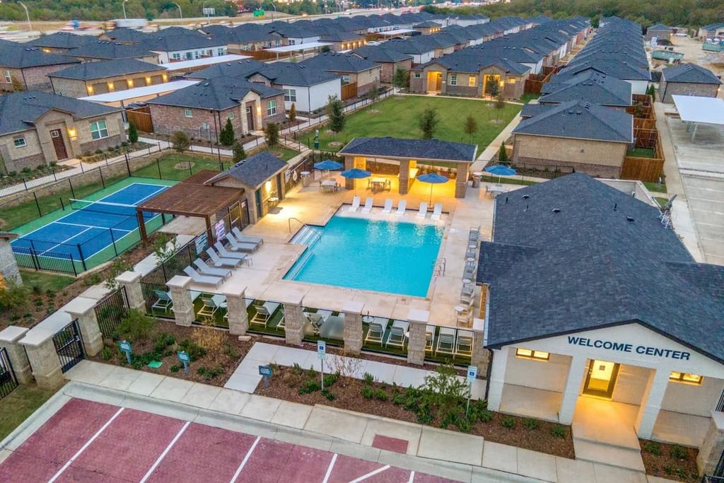 The pool and tennis court at a BTR Community