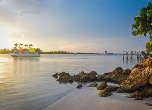 Pleasure,Cruise,From,Shell,Beach,-,Siesta,Key,,Fl