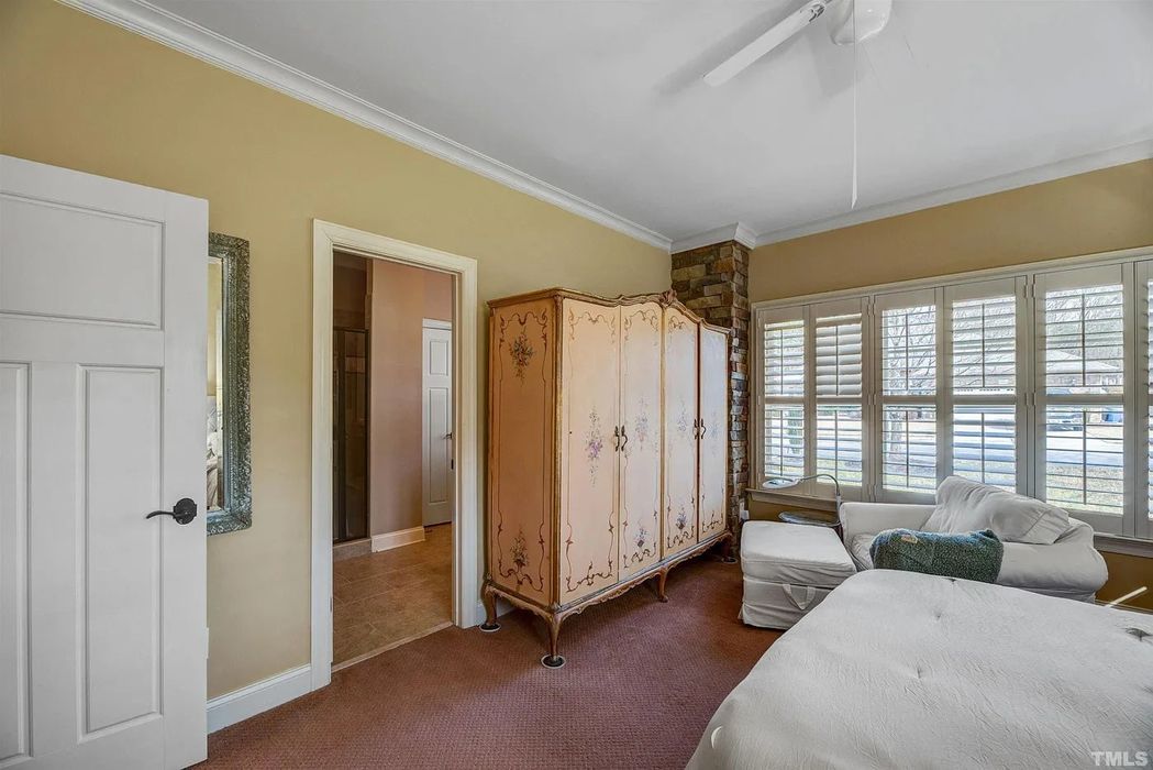 Caul-Group-581-Granite-Falls-Boulevard-24