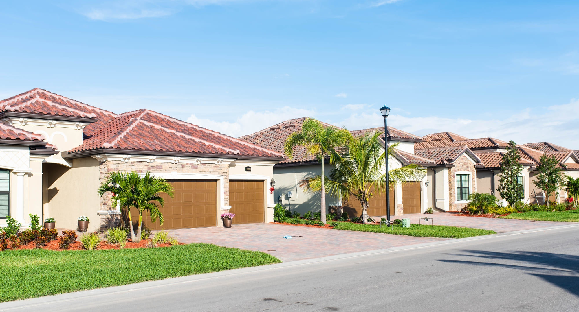 florida-golf-community-houses-background-bonita-s-2022-11-02-04-19-17-utc