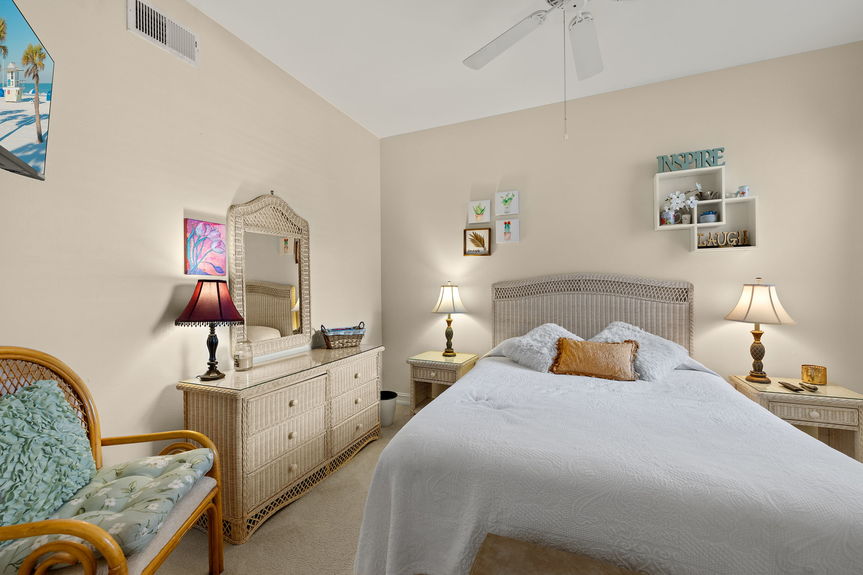 19-Guest Bedroom 2 (2)