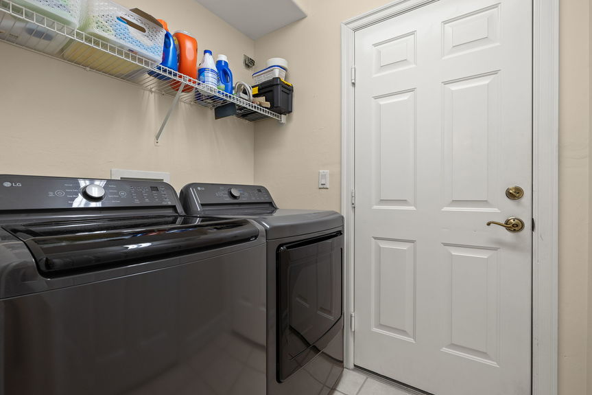 22-Laundry Room (3)