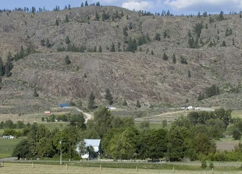 Outcropping_near_Riverside_WA