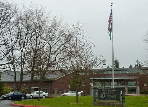 Mercer_Island_High_School_01