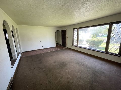 HD_1714145136948_living_to_foyer