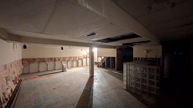PXL_20241122_202325108