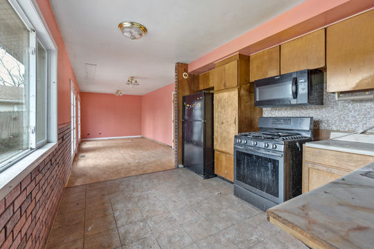 HD_1733271493323_11_17805DogwoodLn_HazelCrest_IL_Small