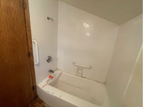 P_1731432426268_Bathroom_13