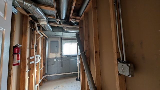 PXL_20241202_180328328