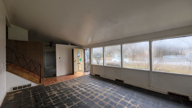 PXL_20241216_190621416