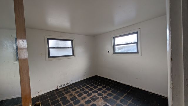 PXL_20241216_190745829
