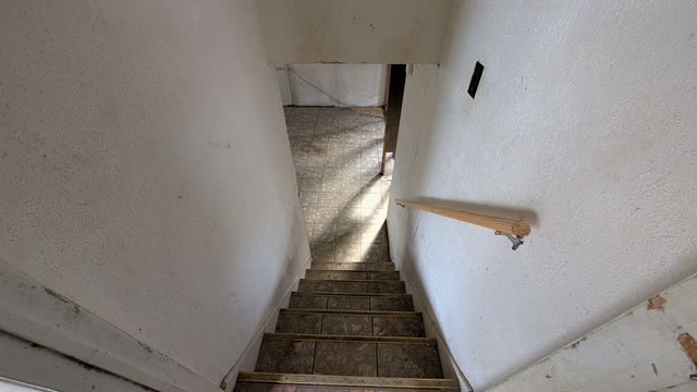 PXL_20241216_190835925